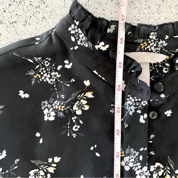 Delicate Floral Pattern Button-up Top - Picture 10 of 12